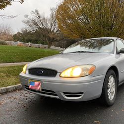 2005 Ford Taurus