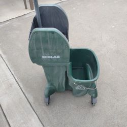 Ecolab  Duraloc Blue Mop Bucket