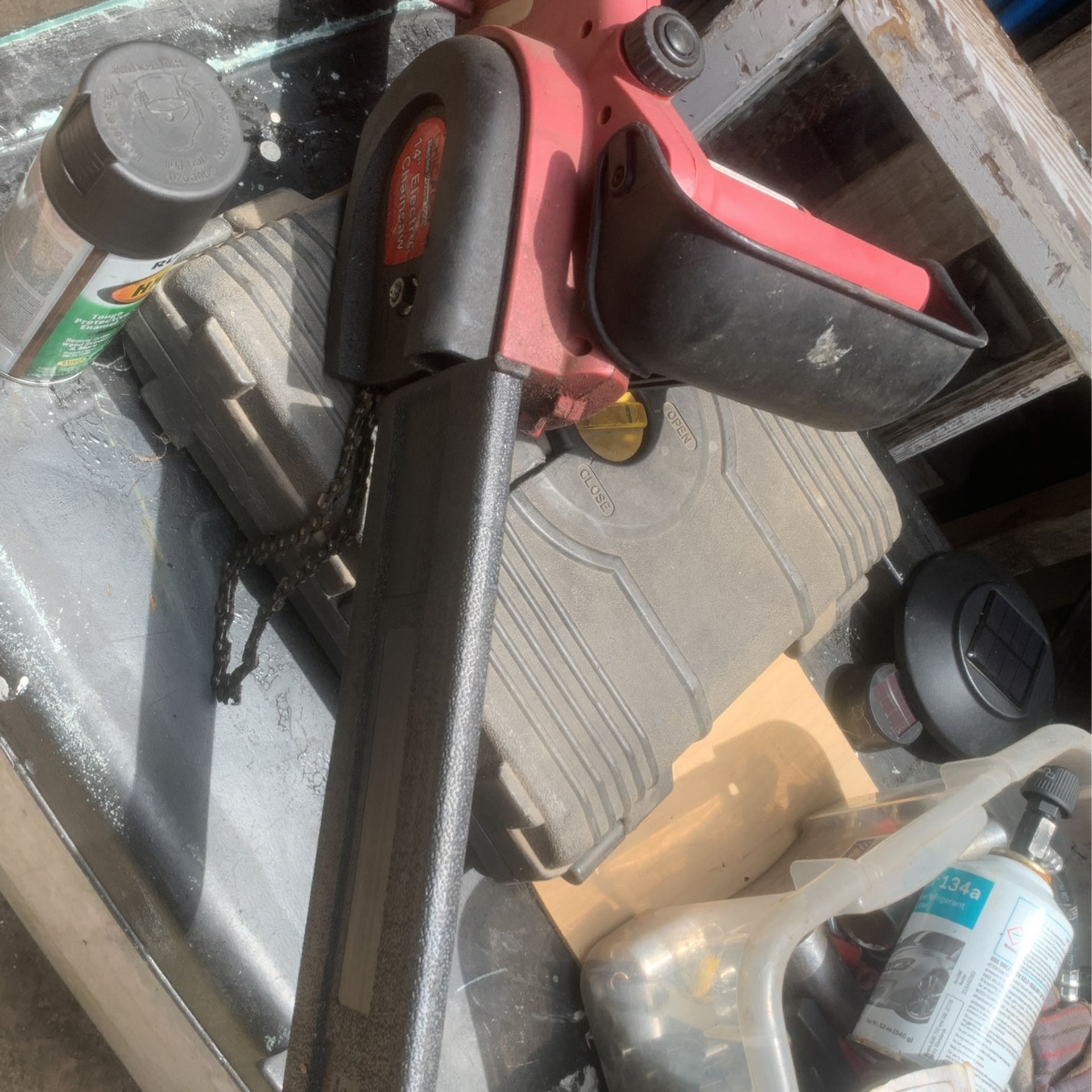 BLACK+DECKER 14 in. 8 Amp Electric Chain Saw for Sale in Houston, TX -  OfferUp