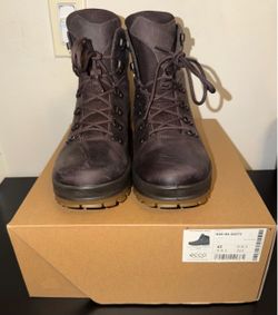 ECCO Rugged Track WP Lace Boot Size 42