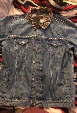 Leopard print collar jean jacket with studs