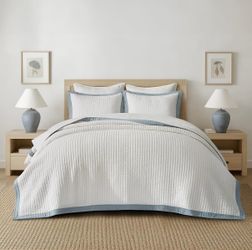 King size quilt with 2 shams