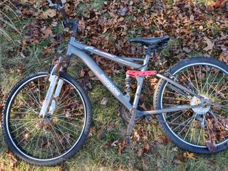 Mongoose Bike Fixer Upper .24 In. Tires..Pick Up In Selden NY..Price Is $10