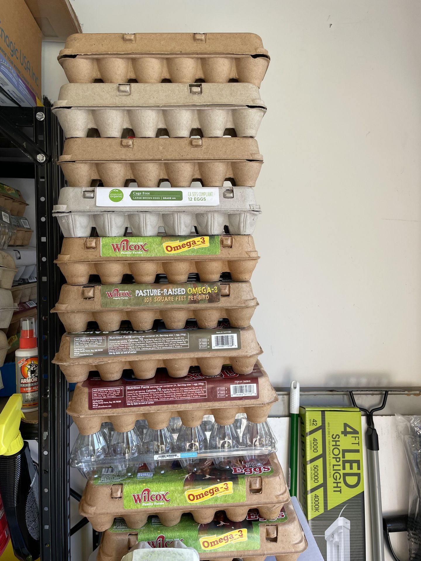 Free Egg containers π₯ good for crafts or Hobby π have 30+