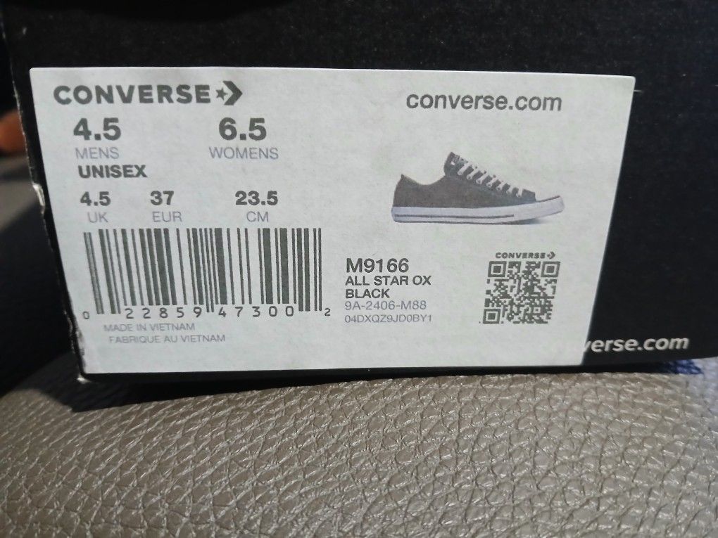 Black Converse