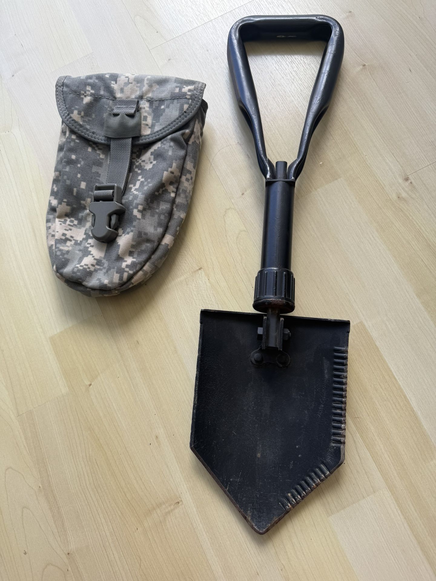 US Army Folding Shovel (Used) with Cover