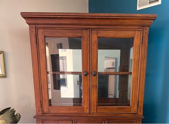 Cabinet - Mirrored Back  with Light, 3 sides Glass