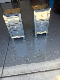 Mirrored small dressers (cracked )