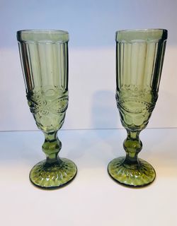 Vintage beautiful green champagne flutes. Set of 2