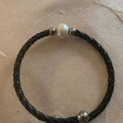  Leather Freshwater And Stearling  Bracelet Fitted 