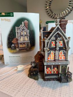 Department 56 All Hallows' Eve Mordecai Mould Undertaker House #58509 Retired