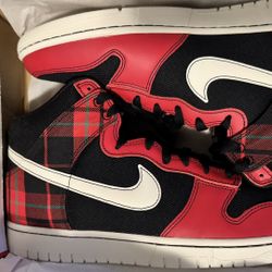 Nike Dunk High SE Tartan Plaid Black University Red Size 11