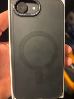 iPhone  16e
