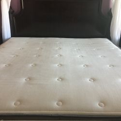 Organic Awara King Mattress  Fairly New, Just For Mattress. With Sale I Will Throw In Box Springs