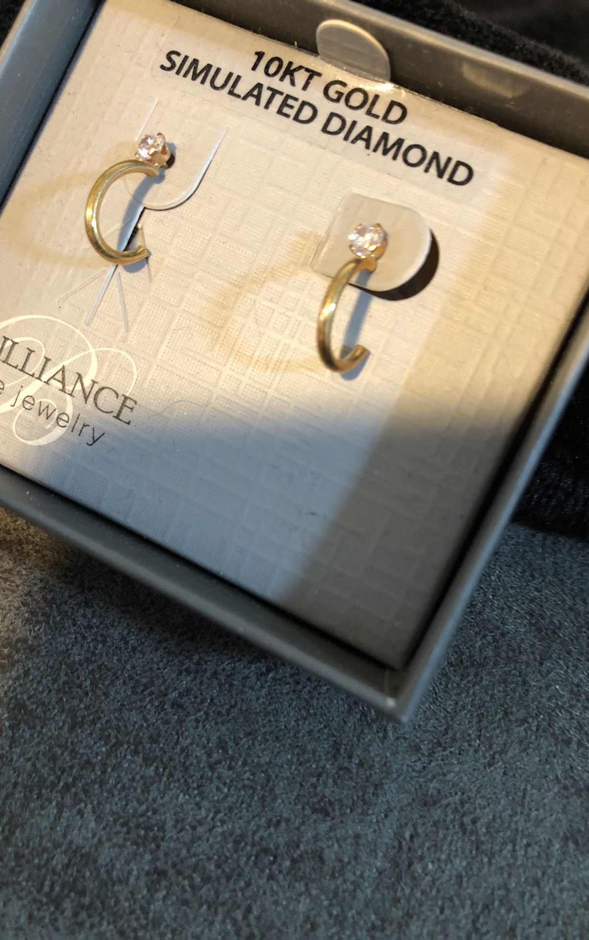 10 KT SIMULATED DIAMOND 💎 GOLD EARRINGS