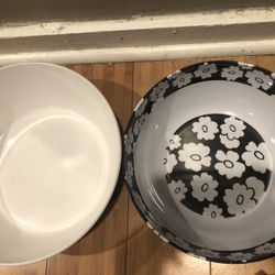2 Large Melanins Black And White Bowls