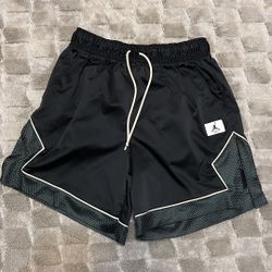 Air Jordan women’s diamond shorts