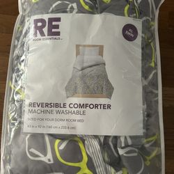 Reversible Comforter Size Twin XL By Room Essentials