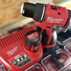 Milwaukee M12 12V Lithium-lon Subcompact Brushless Cordless 3/8 in. Drill Driver With 2.0 Ah Battery And Charger 