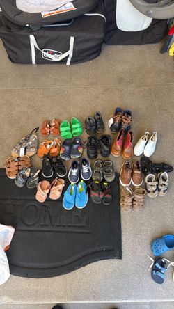 Selling boys shoes size 5-7