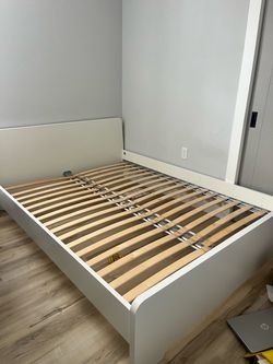 Queen bed