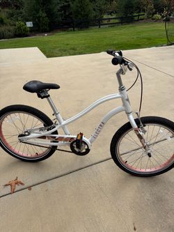 Girls bike Electra
