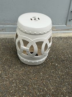 SAFAVIEH Home Collection Double Coin Antique White Ceramic Indoor/ Outdoor Decorative Garden Stool