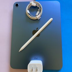 256gb Apple IPad 10th Generation (10.9” Liquid / 2022 model) with pen, keyboard, case & Accessories (warranty 2026) 