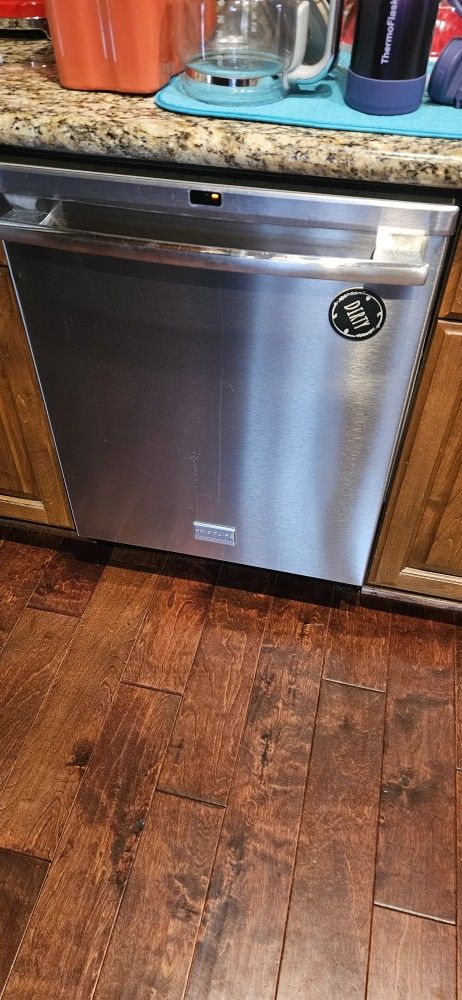 Free Dishwasher Built In