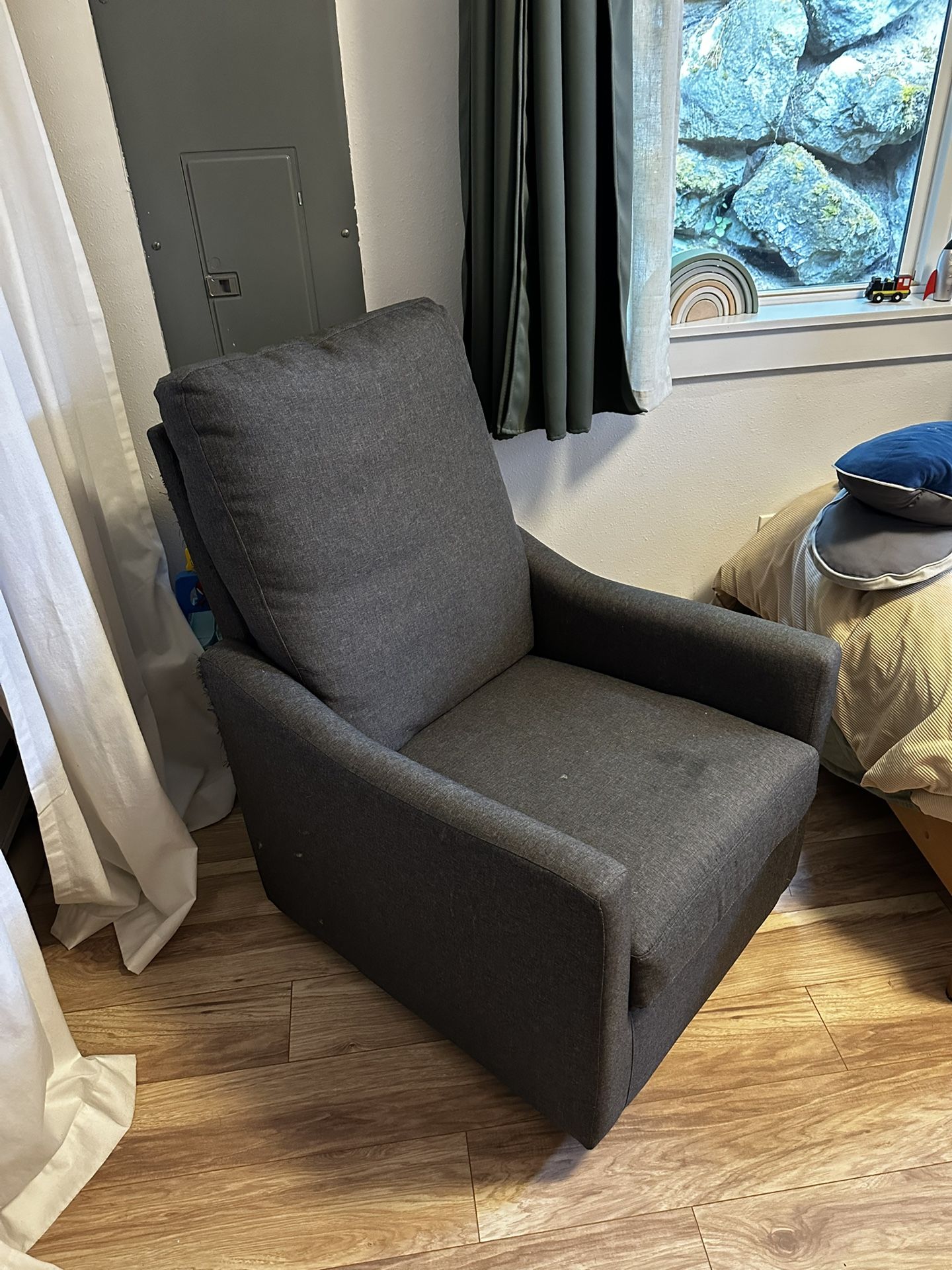 Delta Nursery Glider