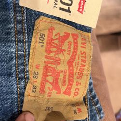 New Levi's 501 28x 32