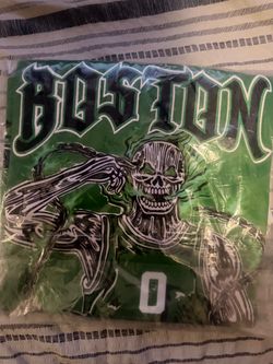 Boston Celtics Skeleton Graphic T-Shirt