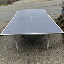 Stiga Ping Pong Table + Paddles and Accessories