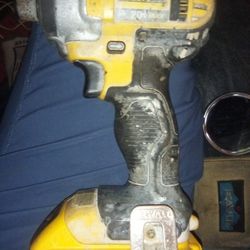 DeWalt 20 Volt V-Max Quarter Inch Drive Impact Driver DBF885