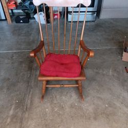 Early American Style Maple Rocking Chair