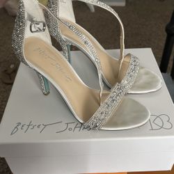 betsey johnson heels 