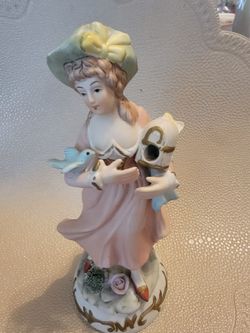 Vintage lady with birds