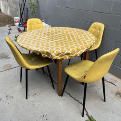 Set Of 4 Yellow Chairs 