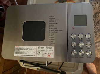 BRAND NEW Bread Maker never used