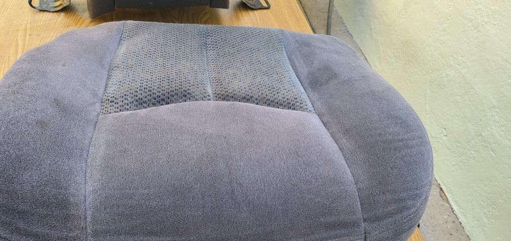 06 Chevy Silverado Bottom Seat