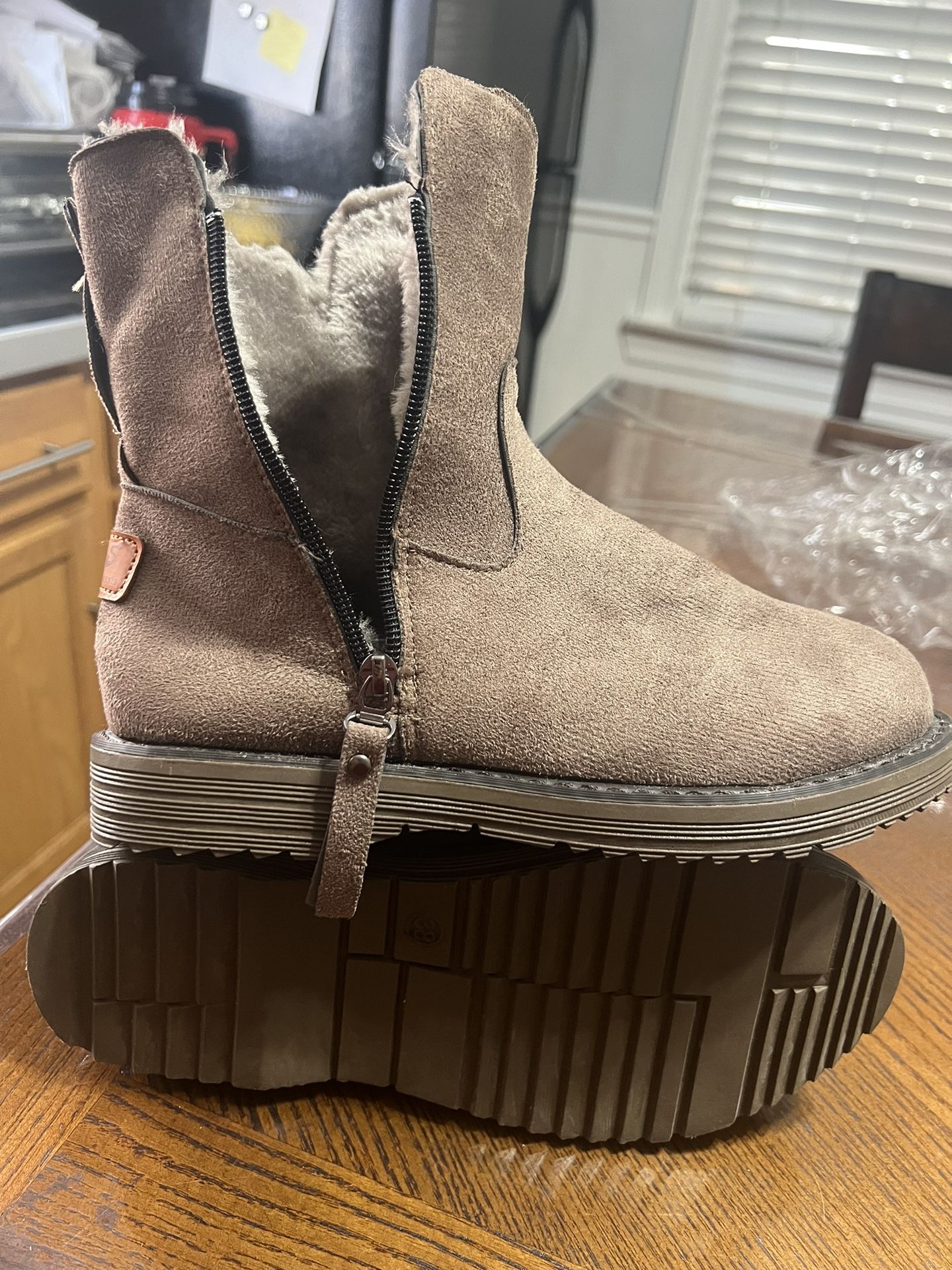 Woman’s Size 7-1/2 Boots