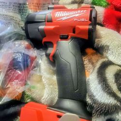 Milwaukee M18 Fuel 3/8 Impact Wrench Mid Torque 