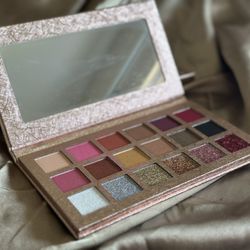 Eyeshadow Palette With 18 Shades Makeup Glam  