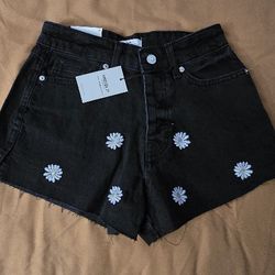 Forever 21 Black Denim Shorts Size 28