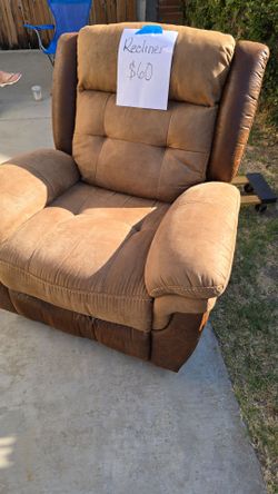 Recliner barely used
