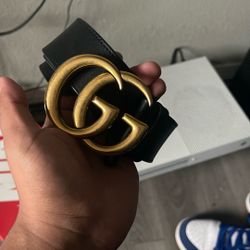 AUTHENTIC GUCCI BELT 250 OBO!!!!!