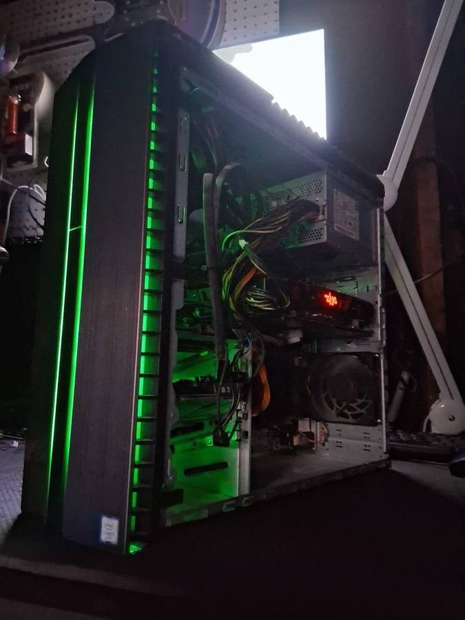 Hp Omen- Gaming PC, Radeon Rx 580, 8GB Graphics, 32 gb Ram, 1TB SSD - $420