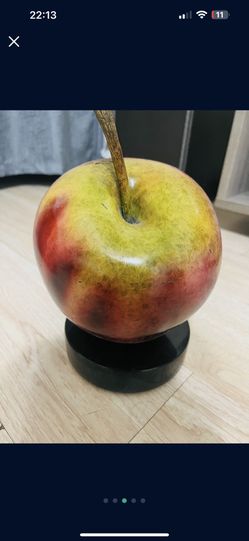APPLE DECOR (MUST GO ASAP) 