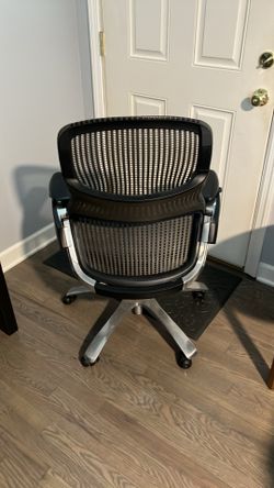 High End Office Chair - Like new