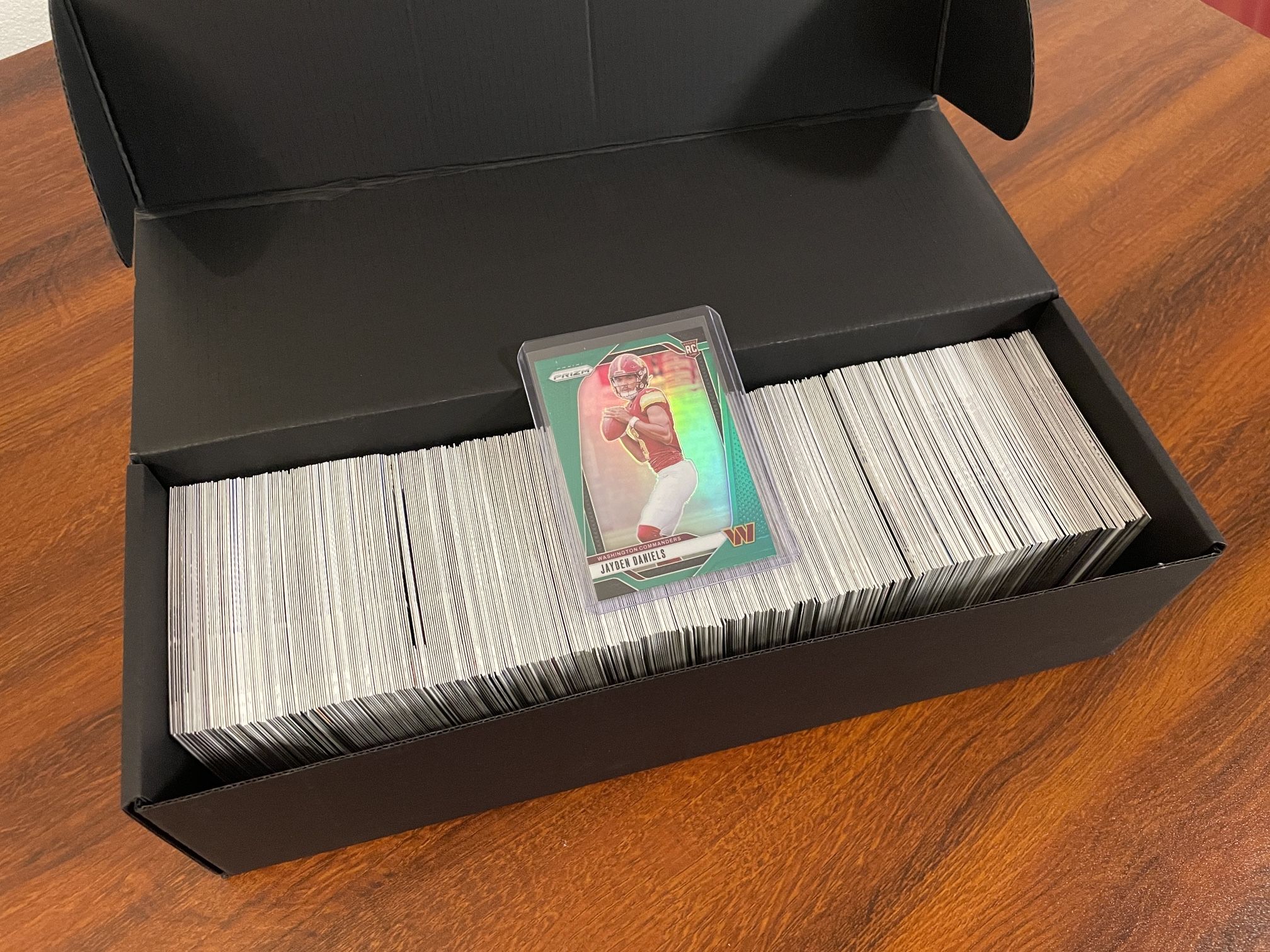 500+ Modern MINT Pack Fresh NFL Cards (TOP ROOKIES) [Box 16]